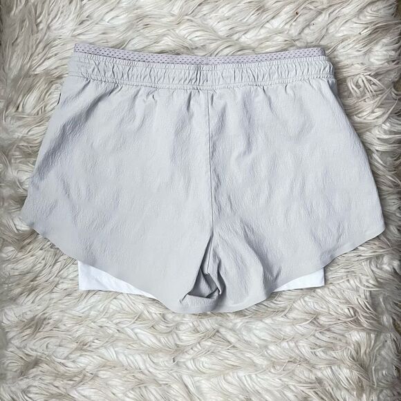 Athleta Trekkie Crest 2 in 1 Shortie Shorts - Picture 4 of 6